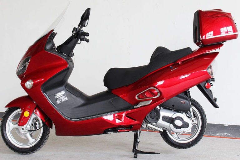 250cc and Larger Scooters > Touring 300cc Scooter Moped Street Legal